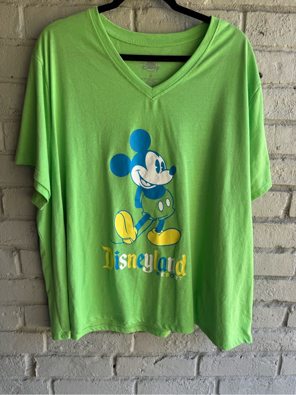 Disney Bright Green Mickey Graphic V-Neck Tee Sz 3X NWOT poly/cotton